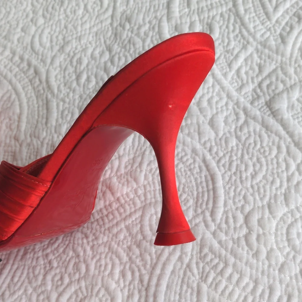 Christian Louboutin Nicol Back Open Toe Mules - Picture 10 of 11